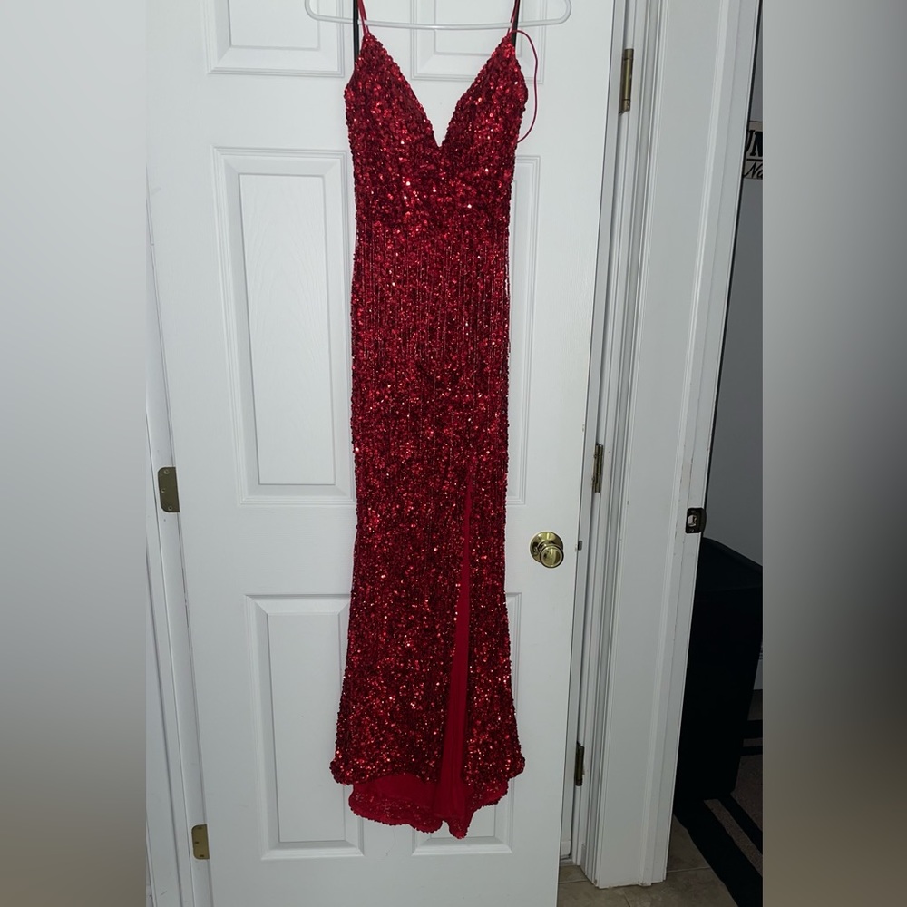 RED SHERRIHILL 2023 SPRING COLLECTION